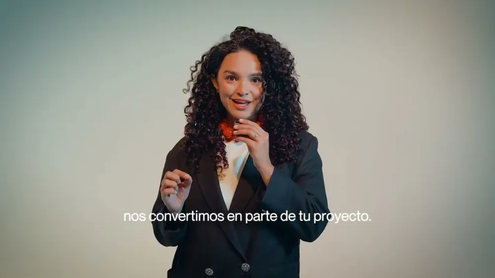 Ana López, de Asombra, hablando sobre iluminación para proyectos de arquitectura