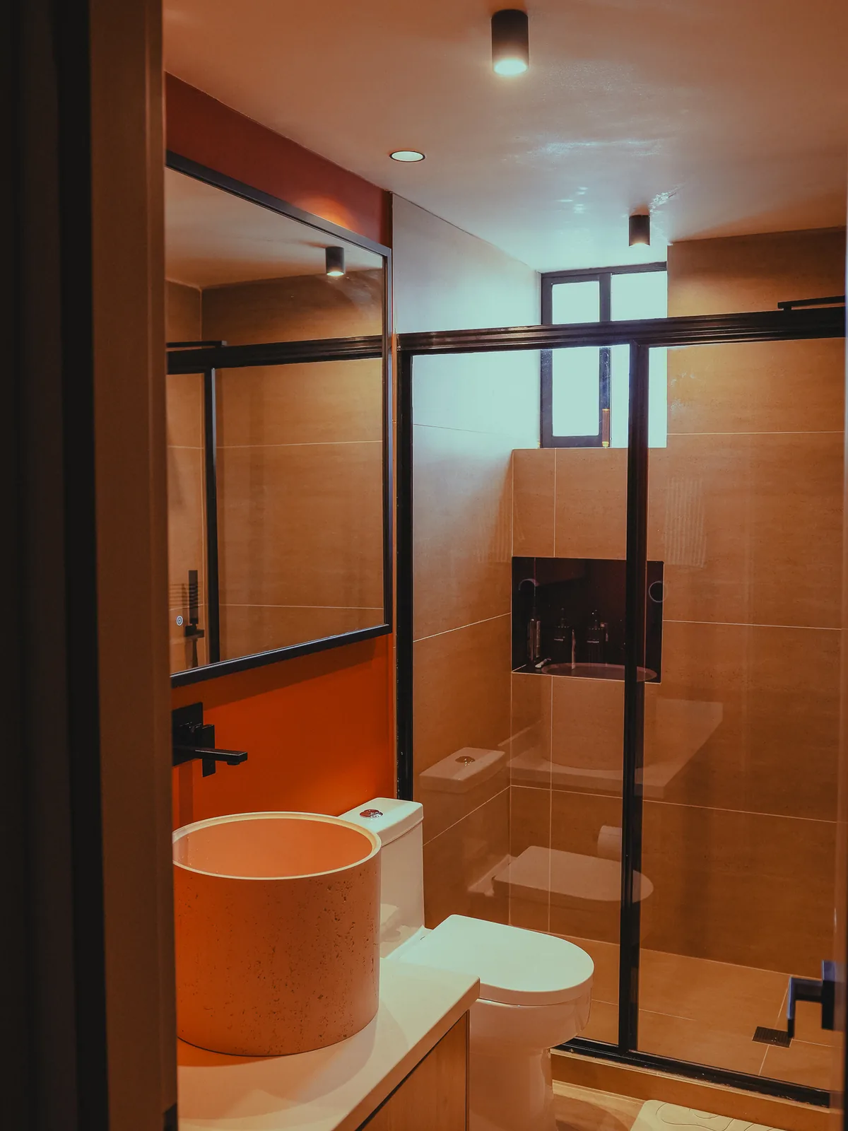 Baño iluminado con LED, Asombra, Bogotá